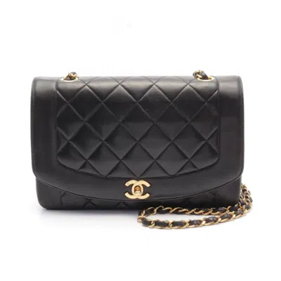 Pre-owned Chanel Leather Shoulder Bag () In Black
