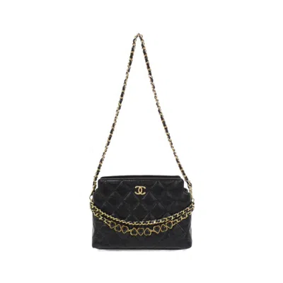 Pre-owned Chanel Leather Shoulder Bag () In Black