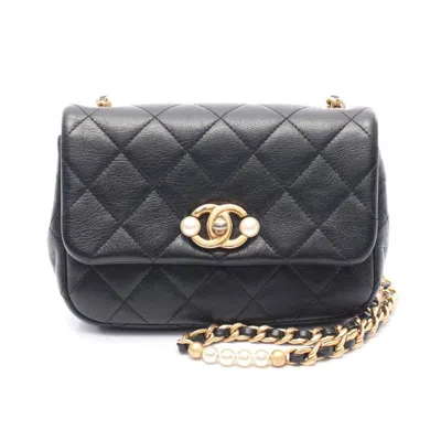 Pre-owned Chanel Leather Shoulder Bag () In Black