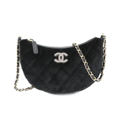 Pre-owned Chanel Leather Shoulder Bag () In Black