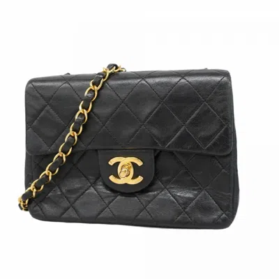 Pre-owned Chanel Leather Shoulder Bag () In Black