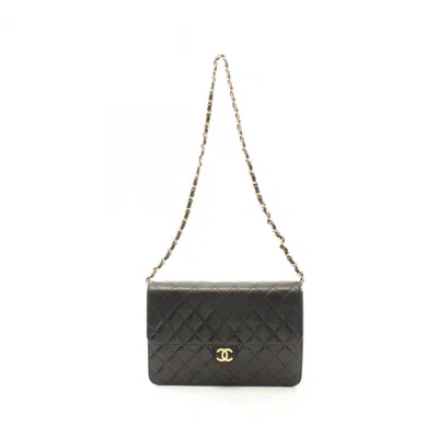 Pre-owned Chanel Leather Shoulder Bag () In Black