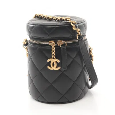 Pre-owned Chanel Leather Shoulder Bag () In Black