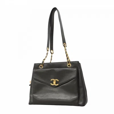 Pre-owned Chanel Leather Shoulder Bag () In Black