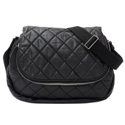 Pre-owned Chanel Leather Shoulder Bag () In Black