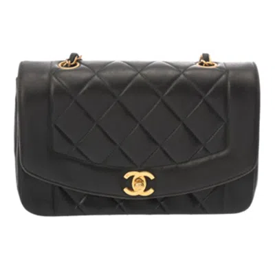 Pre-owned Chanel Leather Shoulder Bag () In Black