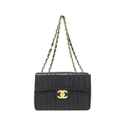 Pre-owned Chanel Leather Shoulder Bag () In Black