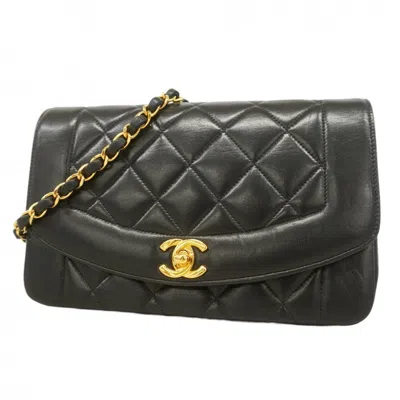Pre-owned Chanel Leather Shoulder Bag () In Black