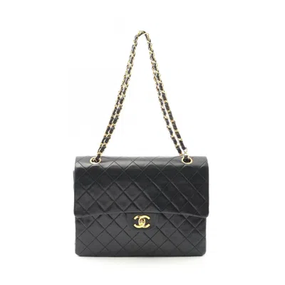 Pre-owned Chanel Leather Shoulder Bag () In Black