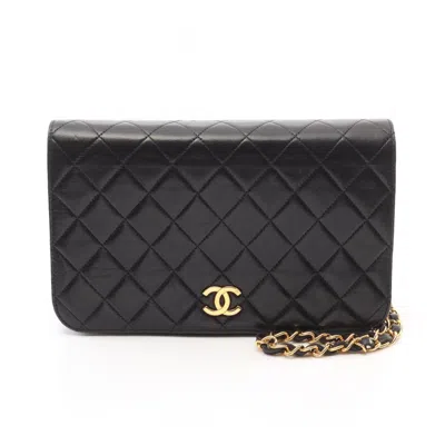 Pre-owned Chanel Leather Shoulder Bag () In Black
