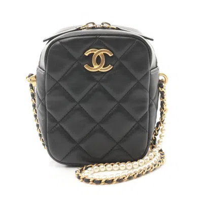 Pre-owned Chanel Leather Shoulder Bag () In Black