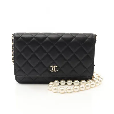 Pre-owned Chanel Leather Shoulder Bag () In Black
