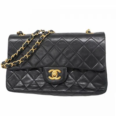 Pre-owned Chanel Leather Shoulder Bag () In Black