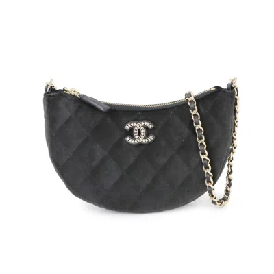 Pre-owned Chanel Leather Shoulder Bag () In Black