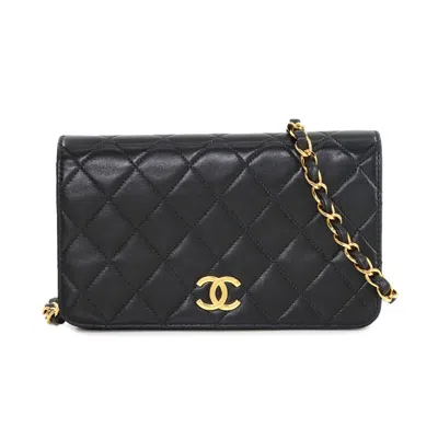 Pre-owned Chanel Leather Shoulder Bag () In Black