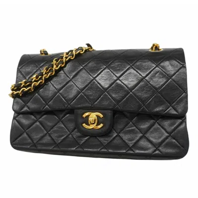 Pre-owned Chanel Leather Shoulder Bag () In Black