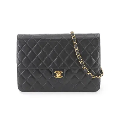 Pre-owned Chanel Leather Shoulder Bag () In Black