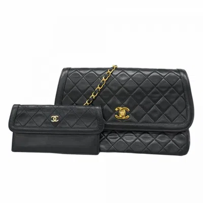 Pre-owned Chanel Leather Shoulder Bag () In Black