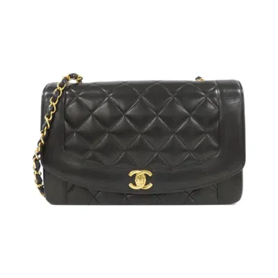 Pre-owned Chanel Leather Shoulder Bag () In Black