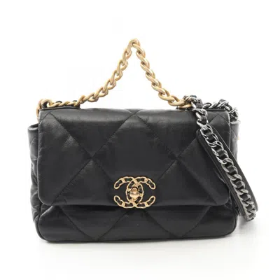 Pre-owned Chanel Leather Shoulder Bag () In Black