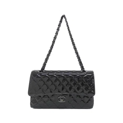 Pre-owned Chanel Leather Shoulder Bag () In Black