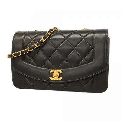 Pre-owned Chanel Leather Shoulder Bag () In Black