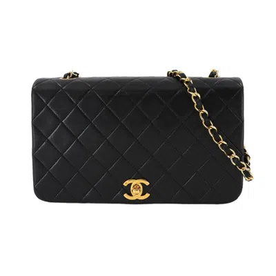 Pre-owned Chanel Leather Shoulder Bag () In Black