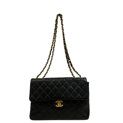 Pre-owned Chanel Leather Shoulder Bag () In Black