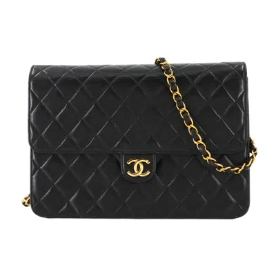 Pre-owned Chanel Leather Shoulder Bag () In Black
