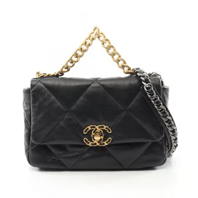 Pre-owned Chanel Leather Shoulder Bag () In Black