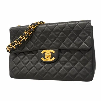 Pre-owned Chanel Leather Shoulder Bag () In Black
