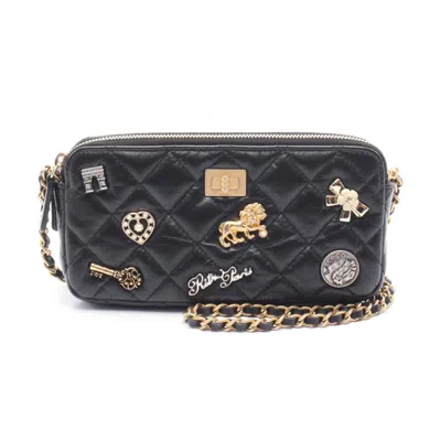 Pre-owned Chanel Leather Shoulder Bag () In Black