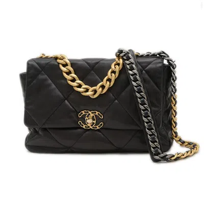 Pre-owned Chanel Leather Shoulder Bag () In Black