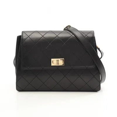 Pre-owned Chanel Leather Shoulder Bag () In Black