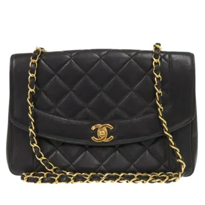Pre-owned Chanel Leather Shoulder Bag () In Black