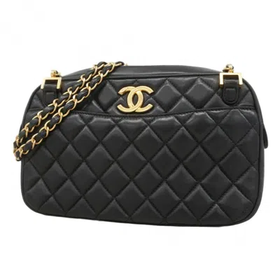Pre-owned Chanel Leather Shoulder Bag () In Black