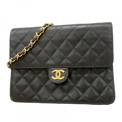 Pre-owned Chanel Leather Shoulder Bag () In Black