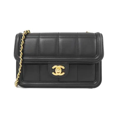 Pre-owned Chanel Leather Shoulder Bag () In Black