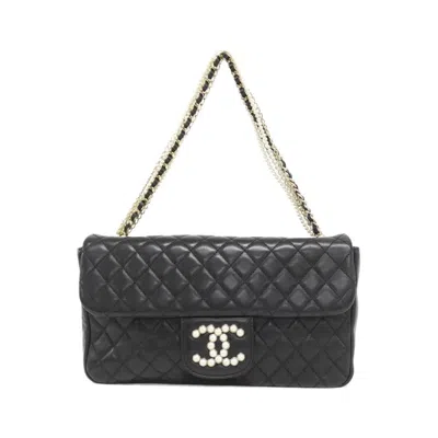 Pre-owned Chanel Leather Shoulder Bag () In Black