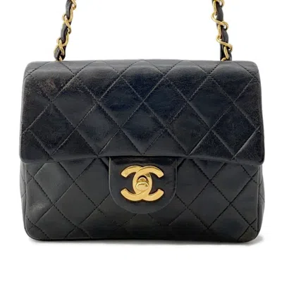Pre-owned Chanel Leather Shoulder Bag () In Black