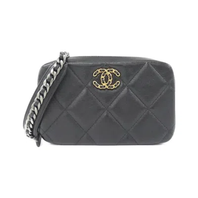 Pre-owned Chanel Leather Shoulder Bag () In Black
