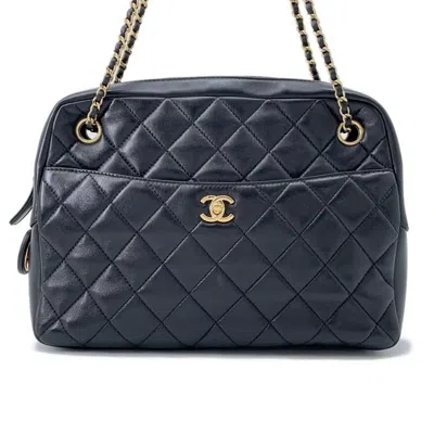 Pre-owned Chanel Leather Shoulder Bag () In Black