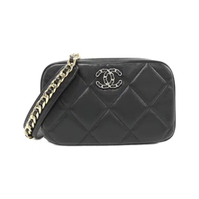 Pre-owned Chanel Leather Shoulder Bag () In Black