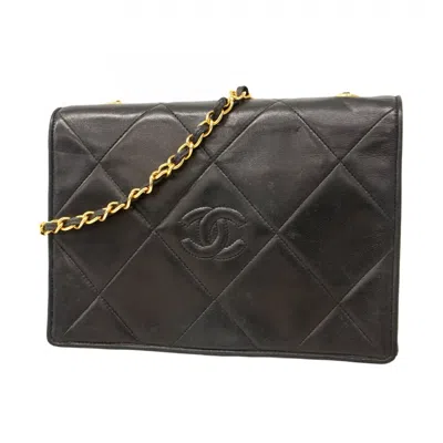Pre-owned Chanel Leather Shoulder Bag () In Black