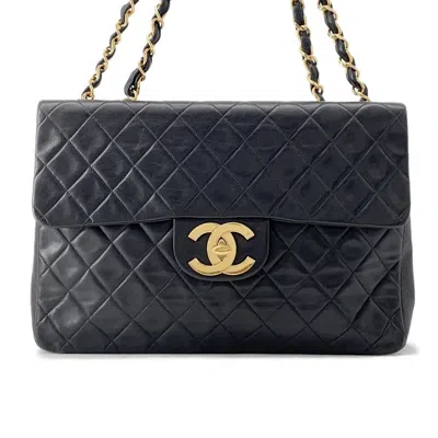 Pre-owned Chanel Leather Shoulder Bag () In Black