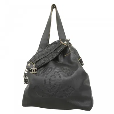 Pre-owned Chanel Leather Shoulder Bag () In Black