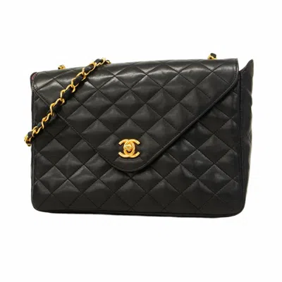 Pre-owned Chanel Leather Shoulder Bag () In Black