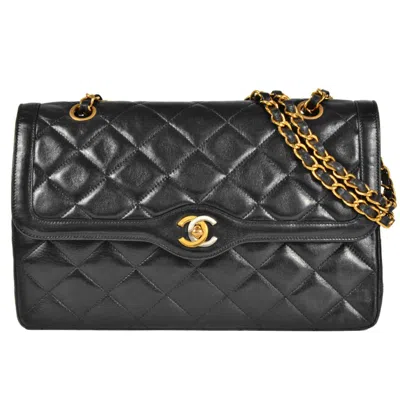 Pre-owned Chanel Leather Shoulder Bag () In Black