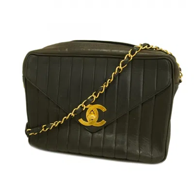 Pre-owned Chanel Leather Shoulder Bag () In Black