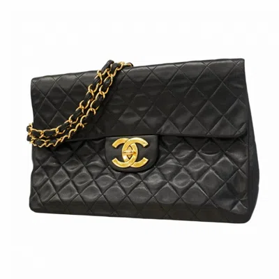 Pre-owned Chanel Leather Shoulder Bag () In Black